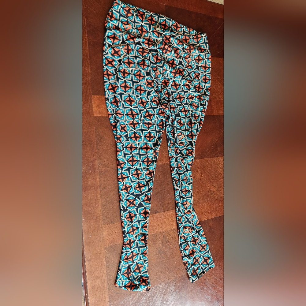Lularoe Geometric Patterned Leggings Tall & Curvy Multicolor